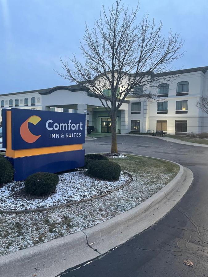 Comfort Inn & Suites Grand Blanc-Flint エクステリア 写真