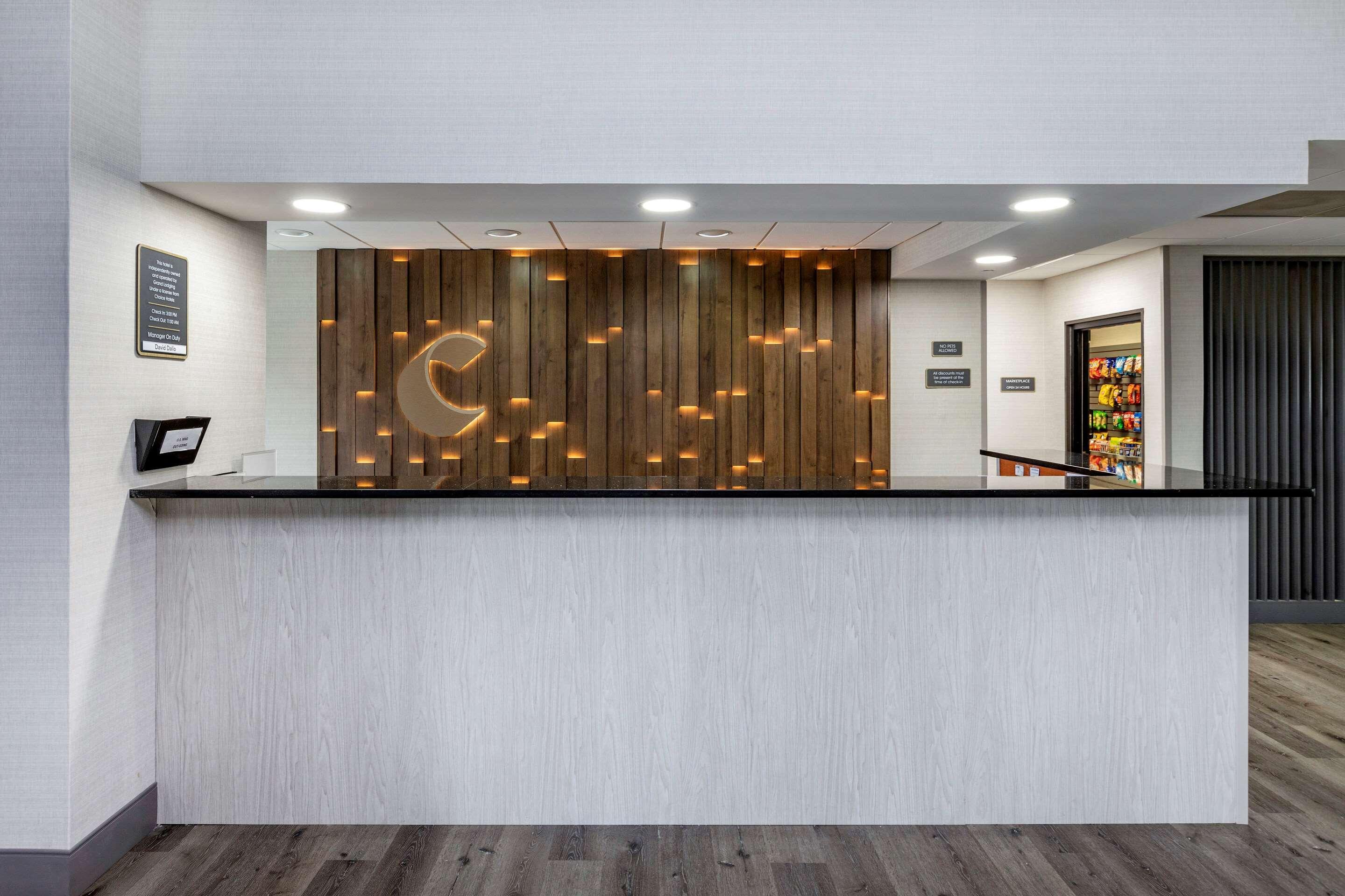Comfort Inn & Suites Grand Blanc-Flint エクステリア 写真