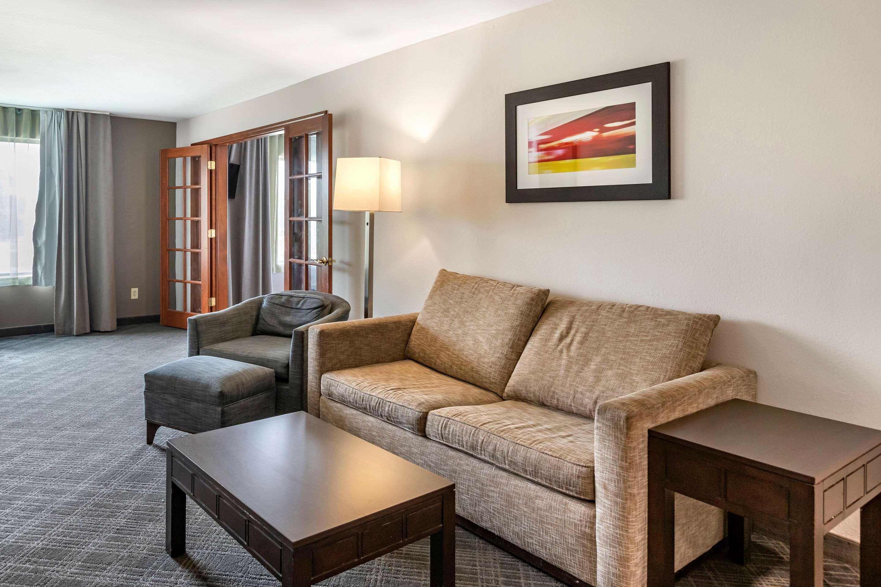 Comfort Inn & Suites Grand Blanc-Flint エクステリア 写真