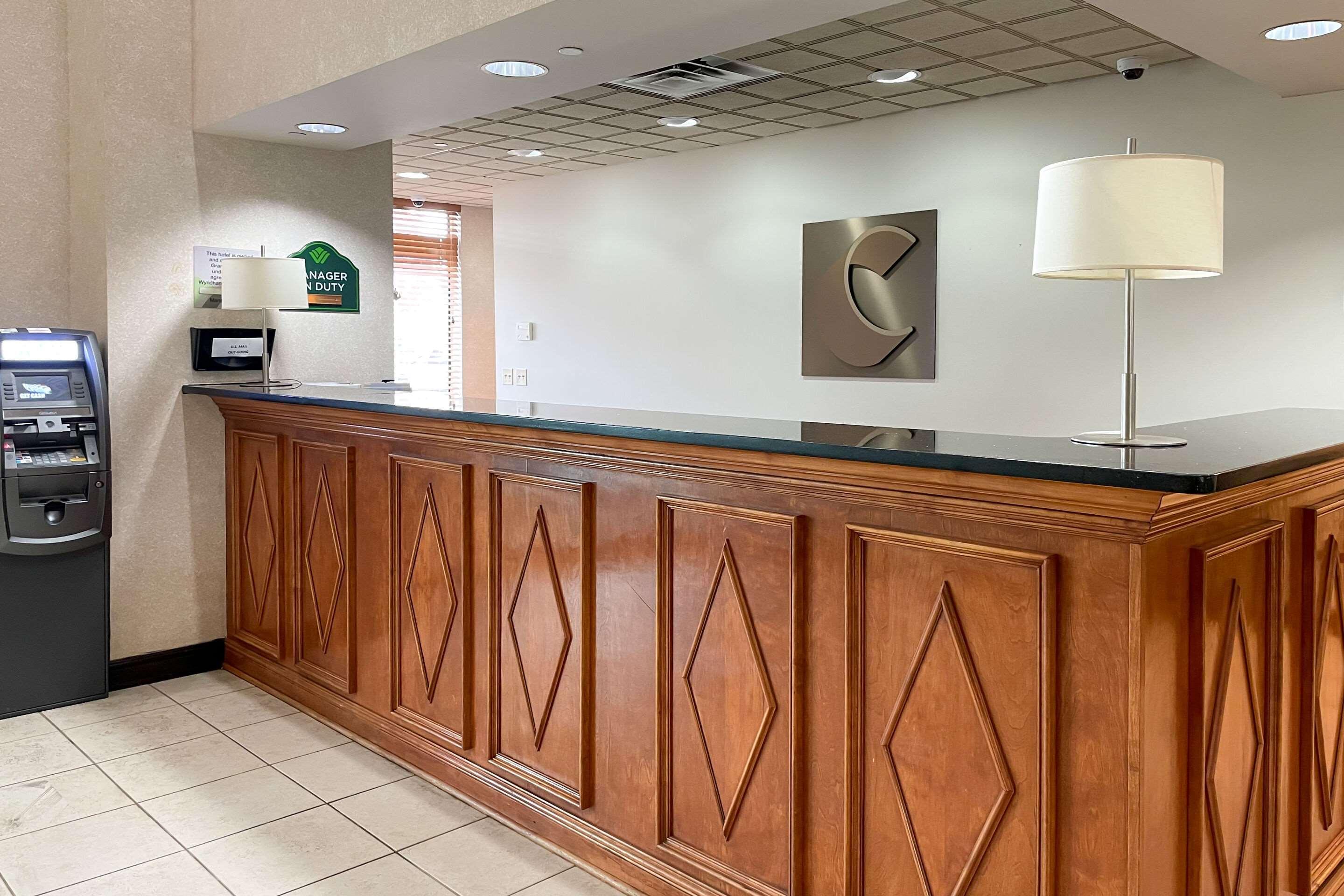 Comfort Inn & Suites Grand Blanc-Flint エクステリア 写真