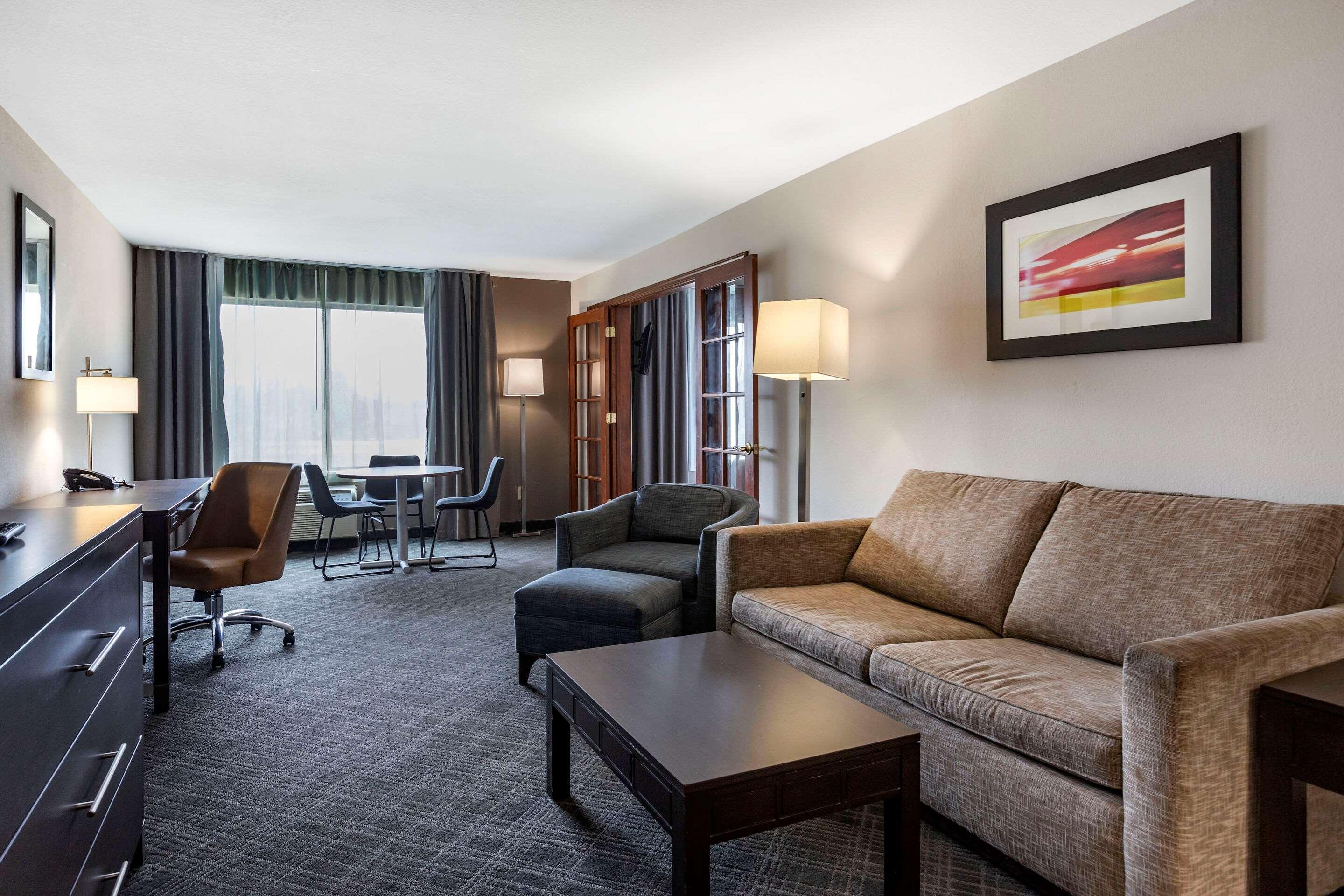 Comfort Inn & Suites Grand Blanc-Flint エクステリア 写真