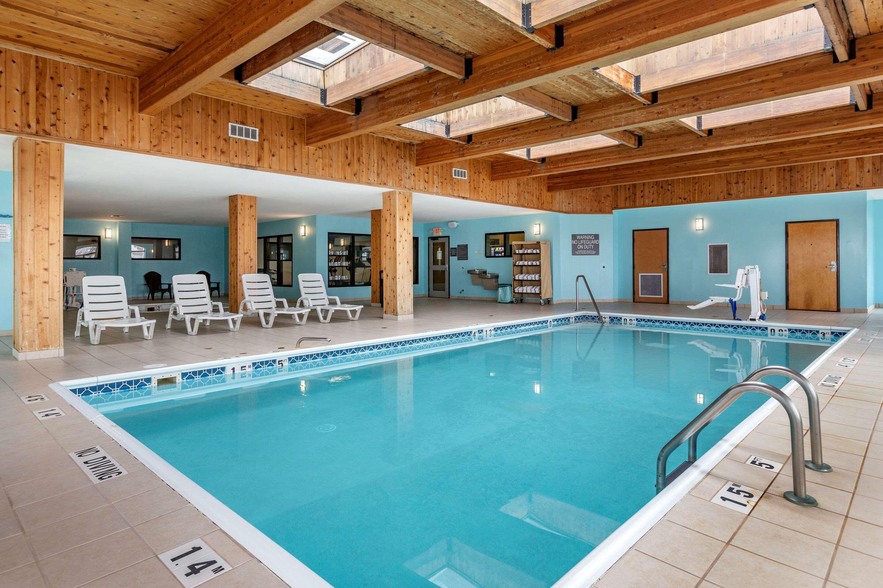 Comfort Inn & Suites Grand Blanc-Flint エクステリア 写真