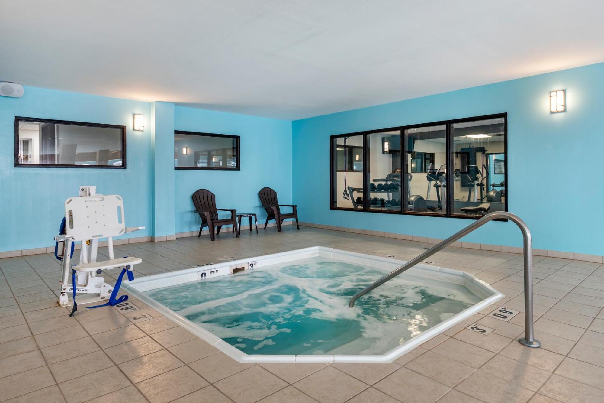 Comfort Inn & Suites Grand Blanc-Flint エクステリア 写真